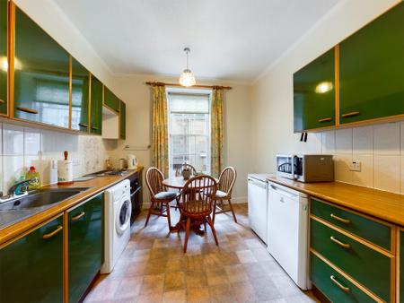 1 bedroom Flat to let in Young Street, Central, Edinburgh, EH2