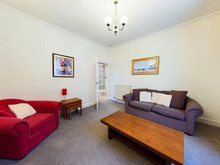 1 bedroom Flat to let in Young Street, Central, Edinburgh, EH2