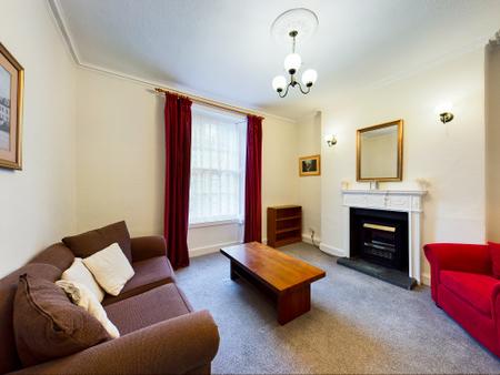 1 bedroom Flat to let in Young Street, Central, Edinburgh, EH2