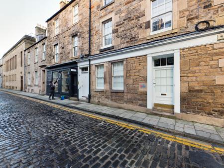 1 bedroom Flat to let in Young Street, Central, Edinburgh, EH2