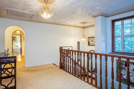 5 bedroom Detached house for sale in Bush Hill, Winchmore Hill, London, N21