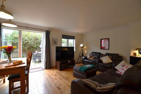 3 bedroom Detached house for sale in Cameron Close, Wood Green, London, N22