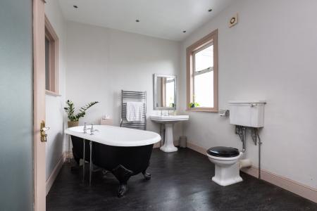 4 bedroom Semi-detached house for sale in Park Road, New Barnet, London, EN4