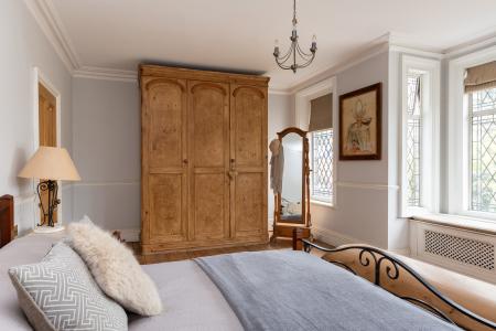 4 bedroom Semi-detached house for sale in Park Road, New Barnet, London, EN4