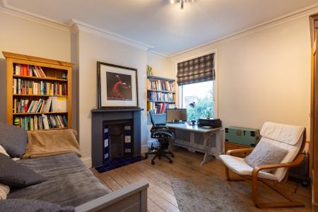 4 bedroom Semi-detached house for sale in Park Road, New Barnet, London, EN4
