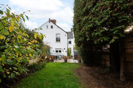4 bedroom Semi-detached house for sale in Park Road, New Barnet, London, EN4