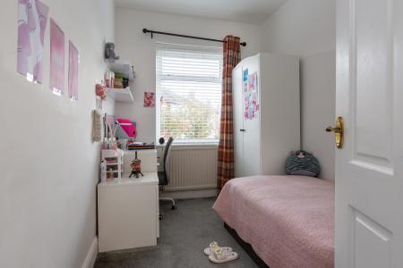 3 bedroom Semi-detached house for sale in Ridge Crest, Enfield, London, EN2