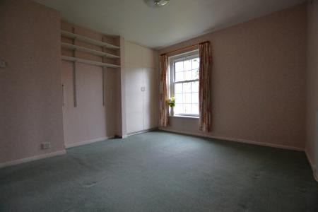 2 bedroom Flat for sale in Baker Street, Enfield, London, EN1