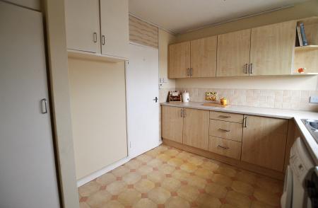 2 bedroom Flat for sale in Baker Street, Enfield, London, EN1