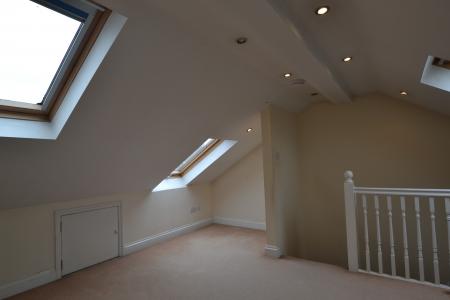 2 bedroom Flat to let in Parkhurst Road, London, N22