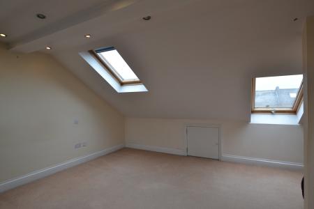 2 bedroom Flat to let in Parkhurst Road, London, N22