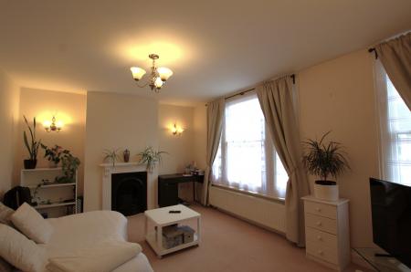 2 bedroom Flat to let in Parkhurst Road, London, N22