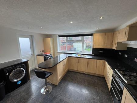 2 bedroom Semi-detached house to let in Birkenshaw Road, Great Barr, Birmingham, B44
