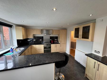 2 bedroom Semi-detached house to let in Birkenshaw Road, Great Barr, Birmingham, B44
