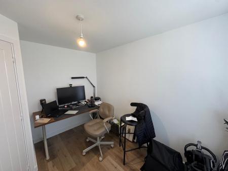4 bedroom Flat to let in Manor Way, Erdington, Birmingham, B24