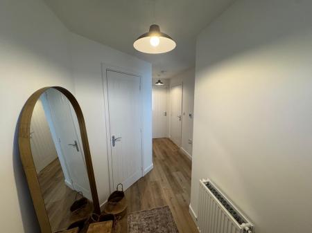4 bedroom Flat to let in Manor Way, Erdington, Birmingham, B24