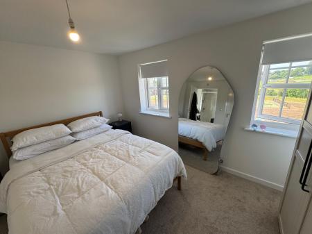 4 bedroom Flat to let in Manor Way, Erdington, Birmingham, B24