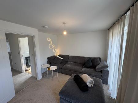 4 bedroom Flat to let in Manor Way, Erdington, Birmingham, B24