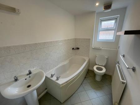 2 bedroom Flat to let in City View, Erdington, Birmingham, B23