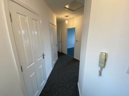 2 bedroom Flat to let in Northcroft Way, Erdington, Birmingham, B23