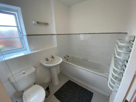 2 bedroom Flat to let in Northcroft Way, Erdington, Birmingham, B23