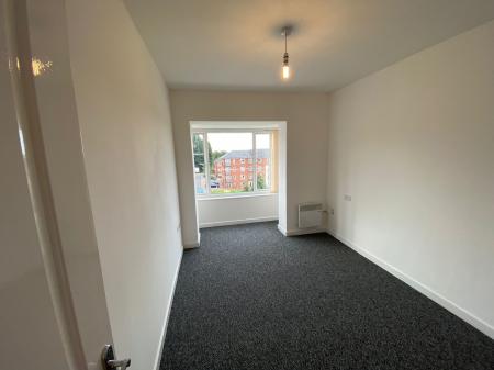 2 bedroom Flat to let in Northcroft Way, Erdington, Birmingham, B23