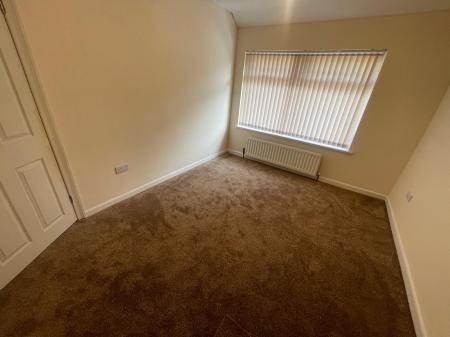3 bedroom Flat to let in Walmler Grove, Birmingham, B23