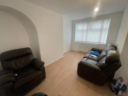 3 bedroom Flat to let in Walmler Grove, Birmingham, B23