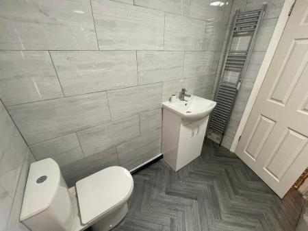 3 bedroom Flat to let in Walmler Grove, Birmingham, B23