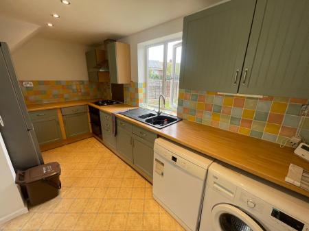2 bedroom Terraced House to let in Trenchard Close, Birmingham, B75