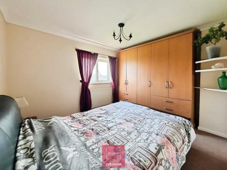 3 bedroom Terraced House for sale in Meadow Walk, Pershore, WR10