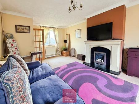3 bedroom Terraced House for sale in Meadow Walk, Pershore, WR10