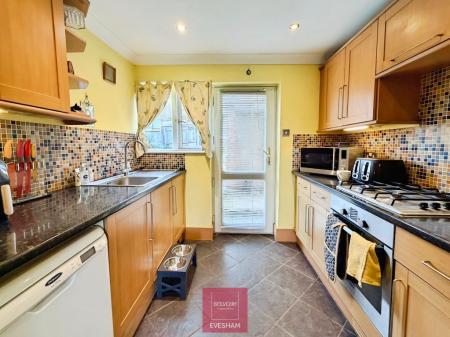 3 bedroom Terraced House for sale in Meadow Walk, Pershore, WR10