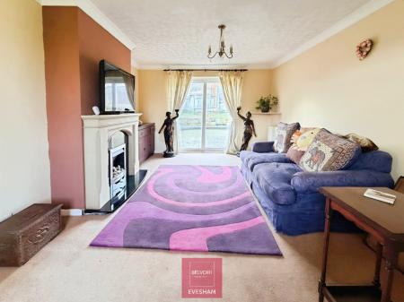 3 bedroom Terraced House for sale in Meadow Walk, Pershore, WR10
