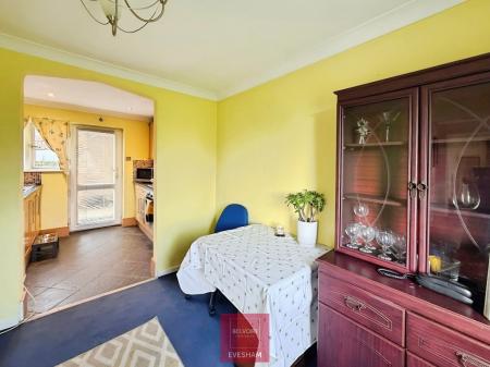 3 bedroom Terraced House for sale in Meadow Walk, Pershore, WR10