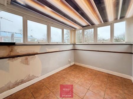 2 bedroom Semi-detached bungalow for sale in High Street, Honeybourne, WR11