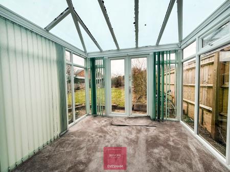 2 bedroom Semi-detached bungalow for sale in High Street, Honeybourne, WR11