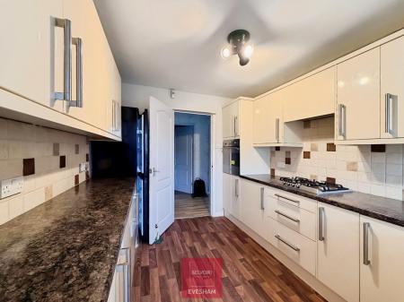 2 bedroom Semi-detached bungalow for sale in High Street, Honeybourne, WR11