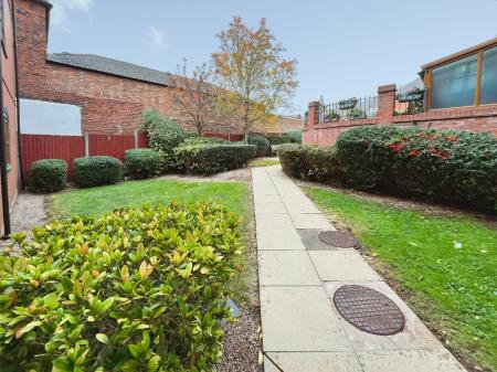 3 bedroom Apartment for sale in 45 Swan Lane, Evesham, WR11