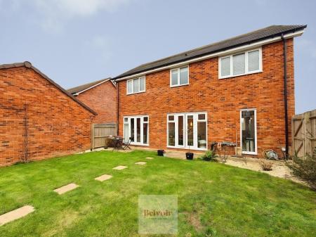 4 bedroom Detached house for sale in Taylor Gardens, Evesham, WR11