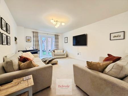 4 bedroom Detached house for sale in Taylor Gardens, Evesham, WR11