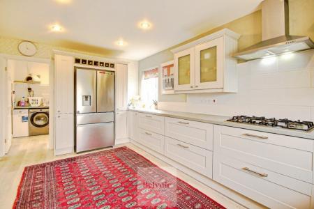 4 bedroom Detached house for sale in Hill End Road, Tewkesbury, GL20