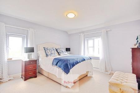 4 bedroom Detached house for sale in Hill End Road, Tewkesbury, GL20