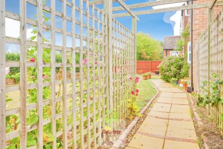 4 bedroom Detached house for sale in Hill End Road, Tewkesbury, GL20