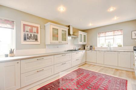 4 bedroom Detached house for sale in Hill End Road, Tewkesbury, GL20