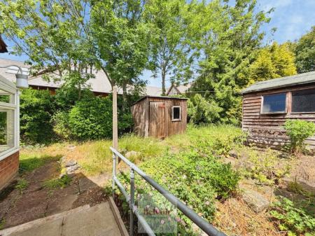 2 bedroom Bungalow for sale in Masters Close, Evesham, WR11