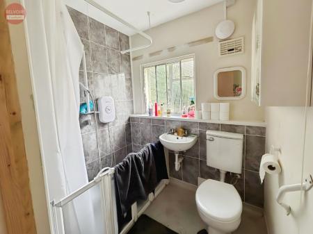 2 bedroom Bungalow for sale in Masters Close, Evesham, WR11