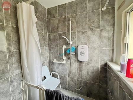 2 bedroom Bungalow for sale in Masters Close, Evesham, WR11