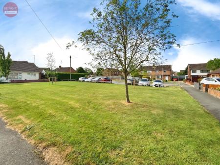 2 bedroom Bungalow for sale in Masters Close, Evesham, WR11