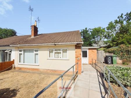 2 bedroom Bungalow for sale in Masters Close, Evesham, WR11